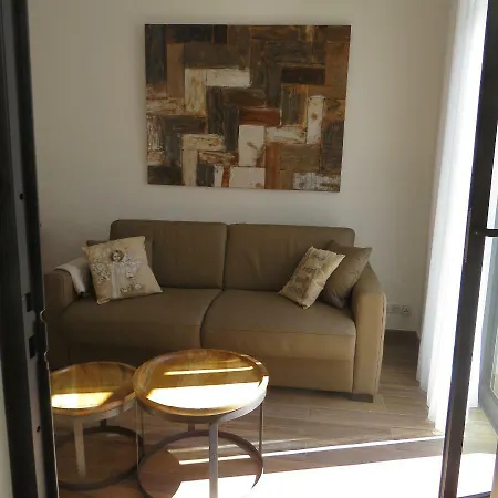 2 Pieces Rue Hoche * Канны