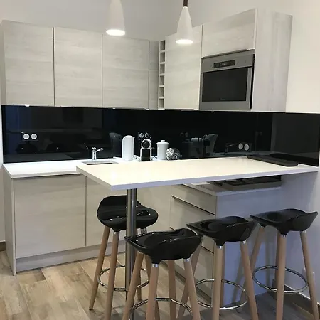 Apartment 2 Pieces Rue Hoche *